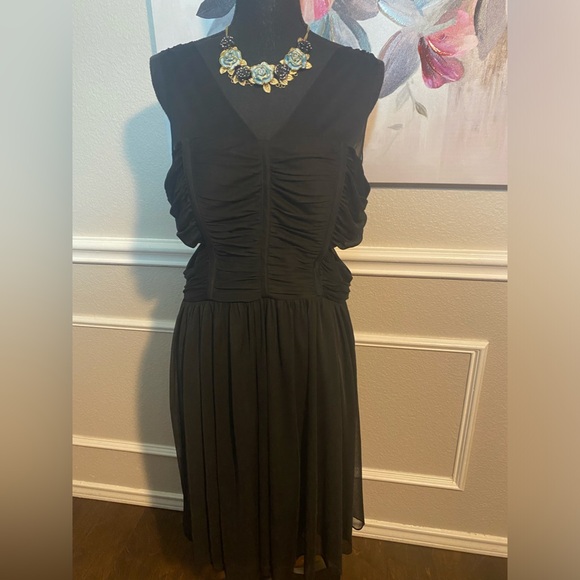 Black V-Neck Ruched Dress || Size 14 || See photos for callouts - Picture 1 of 16